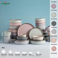 Ensemble de vaisselle en céramique gris clair avec bord doré, assiettes, bols, tasses pour restaurant, maison, cuisine, achat en gros