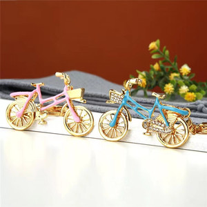 Llavero de Bicicleta Metálico Vintage con Diamantes de Imitación, Colgante para Mochila, Anillo para Llaves de Bicicleta Estilo Antiguo - Product Image 3