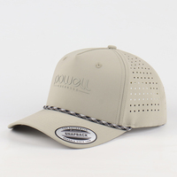 Casquette Snapback Personnalisée Perforée au Laser avec Logo en Caoutchouc 3D en Relief, Résistante à l'Eau, Séchage Rapide, Performance, avec Cordon, Unisexe