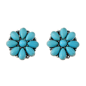 Orecchini Pendenti Boho con Fiori e Accenti in Pietra Turchese, Orecchini Minimalisti da Donna - Product Image 5