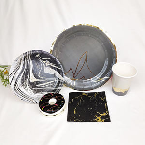 Ensemble de vaisselle jetable noir avec dorure à chaud, résistant à l'eau, assiettes et plats adaptés aux fêtes d'<span class=keywords><strong>anniversaire</strong></span> de garçons et d'hommes - Product Image 3