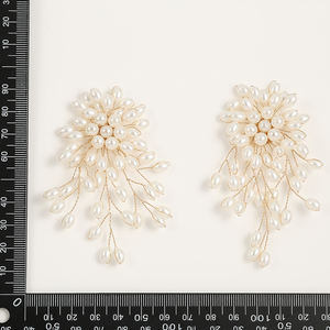 UILZ ZPE38 Boucles d'oreilles de luxe en perles pour femmes Cadeau de reconstitution historique Broche faite à la main Boucles d'oreilles de fiançailles en gros - Product Image 4