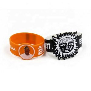 สายรัดข้อมือซิลิโคนกีฬาแบบกำหนดเองลดราคาสุดฮอต กันน้ำ ของพรีเมี่ยมสำหรับโปรโมชั่น - Product Image 5