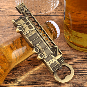 Ouvre-bouteille vintage en forme de camion de pompiers en métal, cadeau unique pour <span class=keywords><strong>pompier</strong></span>, pour la cuisine, le bar, les cadeaux de fête des pompiers, ouvre-bouteille de collection - Product Image 4