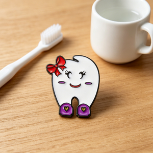 Broche Criativo de Desenho Animado Esmaltado em Liga de Zinco com Niquelagem Preta para Atacado Personalizado em Mochilas e Roupas - Product Image 6