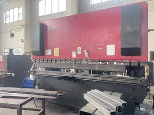 Presse plieuse hydraulique CNC pour le travail des métaux, pliage de l'acier, du fer et de l'aluminium - Product Image 2