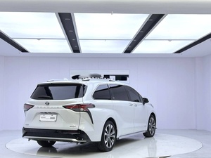 <span class=keywords><strong>Toyota</strong></span> Granvia 2.5L Essence MPV 2023 d'<span class=keywords><strong>occasion</strong></span> avec volant à gauche, sièges foncés et en bon état - Product Image 5