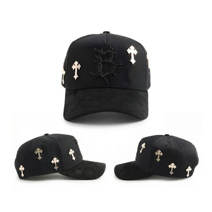 Nueva Llegada Gorra de Barbas de 5 Paneles con Logotipo Bordado de Pedrería, Forro de Seda, Ajustada, con Logotipo <span class=keywords><strong>BBB</strong></span>, Visera de Ante Negra Personalizada - Product Image 1