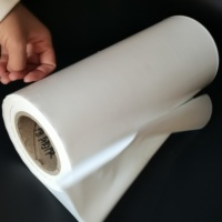 Film polyuréthane thermoplastique à haute teneur en carbone, pour lames d'air gonflables industriels et médicaux