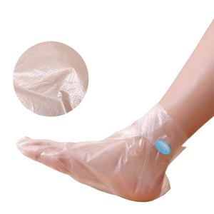 Máscara de manos desechable al por mayor y cubierta de máscara de pie con pegatinas fijas Material PE DIY pies SPA cubierta cuidado de manos guantes talla única - Product Image 5