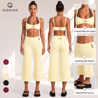Ensemble de yoga personnalisé pour femme : soutien-gorge dos nu à pois et pantalon capri taille haute à jambes larges – Tenue de sport pour femme