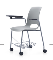 Bureau et chaise d'étudiant pour le choix du primaire au secondaire Chaises d'études universitaires avec étagère