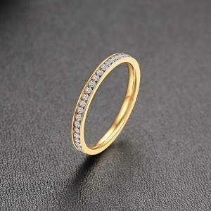 Anillo Minimalista de Acero Inoxidable para Mujer con Incrustaciones de Circonita Cúbica, Estilo Popular de Celebridades de Internet, Delicado y Apilable para Uso Diario - Product Image 4