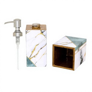 Ensemble de salle de bain imperméable peint à la main avec revêtement en résine, comprenant un distributeur de savon, un porte-brosse et un porte-savon – Modèle Love, élégant coffret cadeau pour la maison - Product Image 1