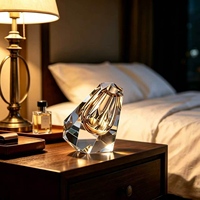 Sculpture de table en cristal K9 à facettes inclinées avec chambre intérieure dorée, ornement d'art de bureau moderne et luxueux pour la maison et l'hôtel