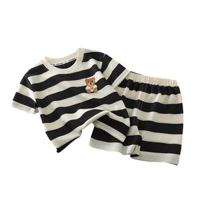 <span class=keywords><strong>Set</strong></span> Estivo per Bambine con Maglietta a Costine a Righe e Pantaloncini, Completo Due Pezzi per Neonati e Bambini - Product Image 3