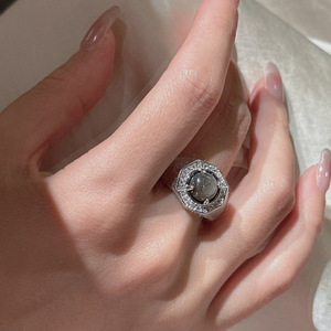 แหวนเงินแท้ S925 ดีไซน์เปิด ประดับเพชรซิร์คอน วินเทจ ขัดเงา ฝังเพชรซิร์คอน เรียบง่าย ทันสมัย ชุบทอง 18K ดีไซน์เฉพาะตัว - Product Image 2