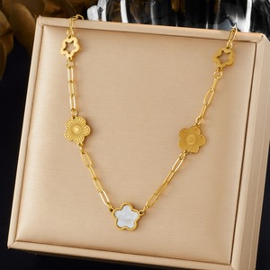 Fashionable Retro Gold Plated Flower White Shell Pendant Necklace Chain Stainless Steel Daily Wear Jewelry N4058 - Product Image 1
