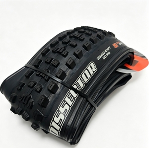 <span class=keywords><strong>Pneu</strong></span> de <span class=keywords><strong>VTT</strong></span> MAXXIS DISSECTOR downhill 3C maxxgrip <span class=keywords><strong>tubeless</strong></span> ready TR, motif MTB, 50 PSI, 29x2.40WT - Product Image 4