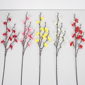 Mini branche de fleur de prunier artificielle blanche pour la décoration intérieure, en polyester, arrangement de bureau - Product Image 2
