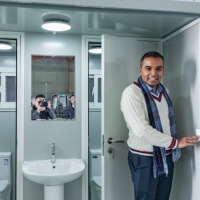 Configuration de plusieurs stands Solution de toilette de site durable à faible entretien Toilettes mobiles pour toilettes temporaires urbaines