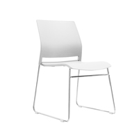 Mobilier scolaire en gros, chaise en plastique empilable de traîneau de PP moderne, chaises d'entraînement de visiteur de bureau
