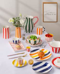 पारंपरिक रूप से हाथ से चित्रित संक्षिप्त स्ट्रिप सिरेमिक बड़ा vases घर और होटल के लिए थोक बिक्री - Product Image 1