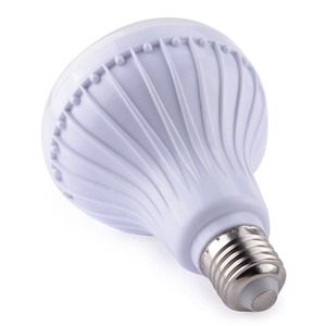 Ampoule LED sans fil avec haut-parleur intégré E27 RGBW 7W - Product Image 2