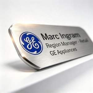 Badge nominatif personnalisé OEM en acier inoxydable brossé avec logo imprimé coloré pour uniforme professionnel du personnel - Product Image 5