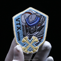 Haute qualité plume blanche volant brodé robes de bal Style chinois Animal grue motif Logo personnalisé Patch usine directe