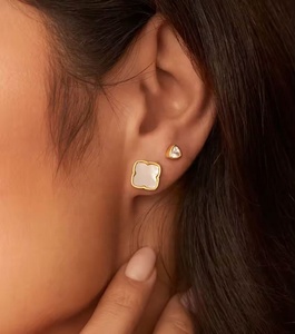 Bijoux personnalisés, nouveau design, boucles d'oreilles en argent sterling 925 avec perles, plaquées or 18 carats, bijoux fins pour femmes - Product Image 2
