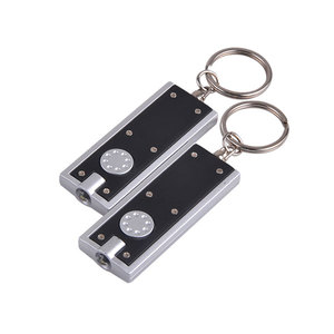 Vente en gros de porte-clés personnalisés avec lumière LED et interrupteur à bouton, cadeaux promotionnels, Krt005, torche de signature, porte-clés en stock - Product Image 1