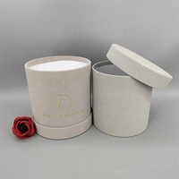 Boîtes à fleurs en matériaux recyclés gris avec logo personnalisé, pelliculage mat couleur pleine et dorure à chaud, emballage de la Saint-Valentin pour fleurs