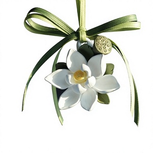 Diffuseur de voiture suspendu en résine Lotus élégant, parfum longue durée, évaporation naturelle, ornement d'aromathérapie - Product Image 2