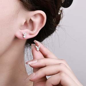 ต่างหูเงินแท้ S925 รูปทรงผีเสื้อประดับเพชรโมอิสซาไนต์ - Product Image 2