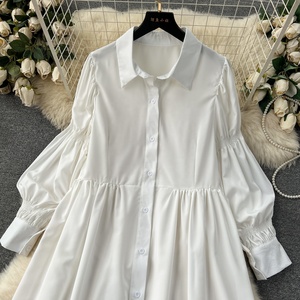 韓国の2ピースセット女性用パフスリーブトップとデニムドレスセット - Product Image 5