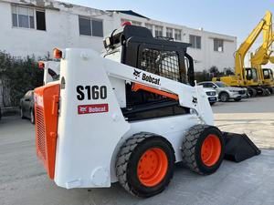 Chargeuse compacte d'occasion Bobcat S160 de 3 tonnes pour le creusement de fossés en verger et la plantation, conception économe en énergie et performance durable - Product Image 2