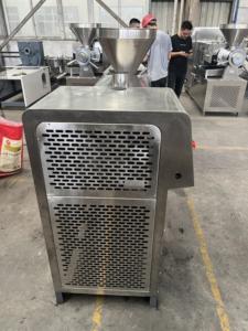 Presse à huile électrique commerciale automatique à froid pour sésame, graines de lin, graines de nigelle, huile d'olive – Fabrication artisanale d'huiles comestibles - Product Image 6