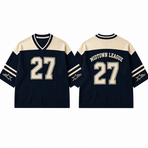 Pull en tricot style jersey rétro marine, rayé, sportif, vintage, mode universitaire - Product Image 4
