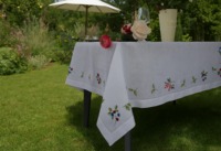 Nappe en lin motif Verger de Myrtilles et de Figues |   Nappe de table réutilisable en lin 100% naturel de qualité supérieure, écologique, motif verger de fruits
