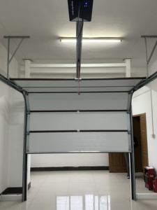 Motor Potente de 1500N para Abrir Puertas de <span class=keywords><strong>Garaje</strong></span> Automáticamente, con Operación Sencilla, para Puertas Seccionales e Inclinables - Product Image 1