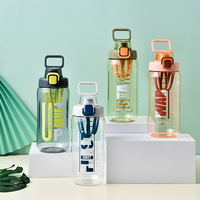 Bouteille d'eau sport en plastique de 950 ml grande capacité, personnalisable, avec mélangeur intégré, échelle graduée et couvercle à clapet à ouverture rapide, idéale pour le camping et la vente en gros.