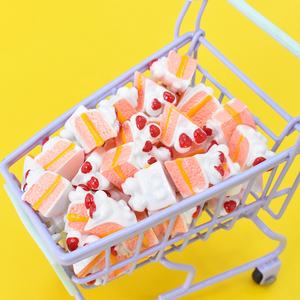 Adornos de resina planos con forma de dulces de pastel de fresa para manualidades DIY, scrapbooking y juguetes para juegos de cocina y fiestas - Product Image 6