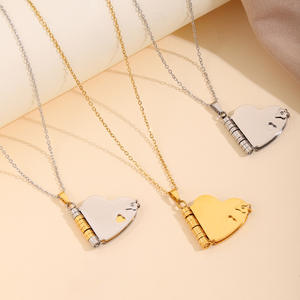 Nuovo cuore collana <span class=keywords><strong>per</strong></span> le donne in acciaio inox inciso <span class=keywords><strong>coppia</strong></span> pendente aperto lettera d'amore <span class=keywords><strong>regalo</strong></span> personalizzato <span class=keywords><strong>per</strong></span> i suoi gioielli romantici - Product Image 1