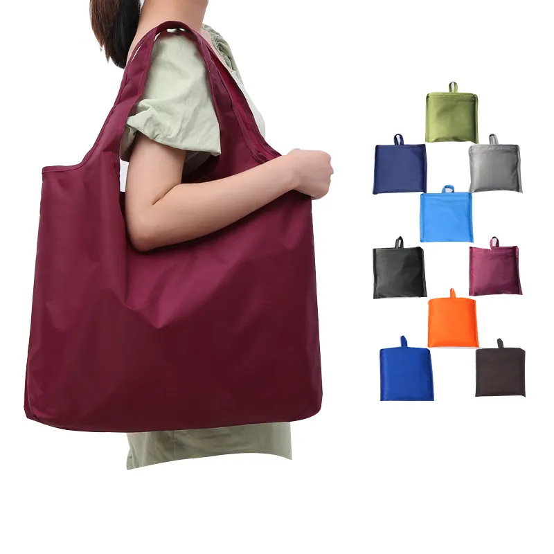 2024 कस्टम लोगो पुनर्नवीनीकरण पॉलिएस्टर फोल्डिंग टोटे बैग 210 रिप स्टॉप नायलॉन उपहार टोटे बैग फोल्डेबल पॉलिएस्टर किराने की खरीदारी बैग