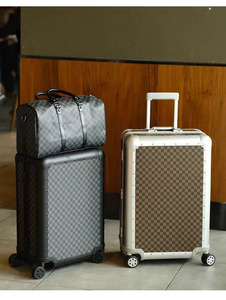 Set di Valigie di Lusso alla Moda con Motivo a Scacchi, Guscio Rigido in PC, Serratura TSA, Ruote Girevoli a 360 Gradi, Valigia e Borsa da Viaggio - Product Image 6
