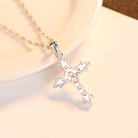 Collar con Colgante de Cruz de Plata de Ley S925 y Circonio, Moderno, Versátil, Minimalista, para Uso Diario, para Mujer, para Tienda en Línea