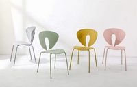 Chaises empilables légères de restaurant coloré moderne en gros pour l'événement de centre commercial d'hôtel. Chaises et dossier en plastique Pieds en acier