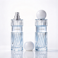 Flacon de parfum en verre vide à nervures verticales, cylindrique, texture torsadée, avec capuchon coloré, logo personnalisé, cosmétique