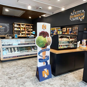 Personalizada persona tamaño real recortes de cartón Standee forma humana tamaño natural soporte de papel superhéroe personaje Tamaño Real Corte Standup - Product Image 1